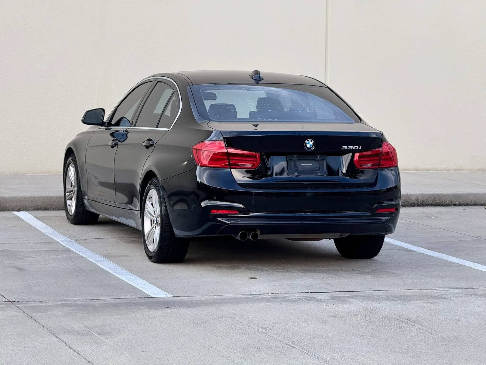 Used 2017 BMW 330i Sedan RWD image 5