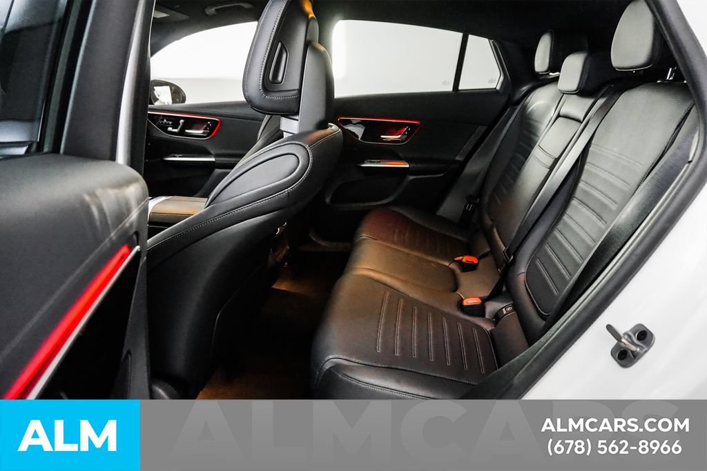 Used 2024 Mercedes-Benz GLC 300 4MATIC w/ AMG Line image 17
