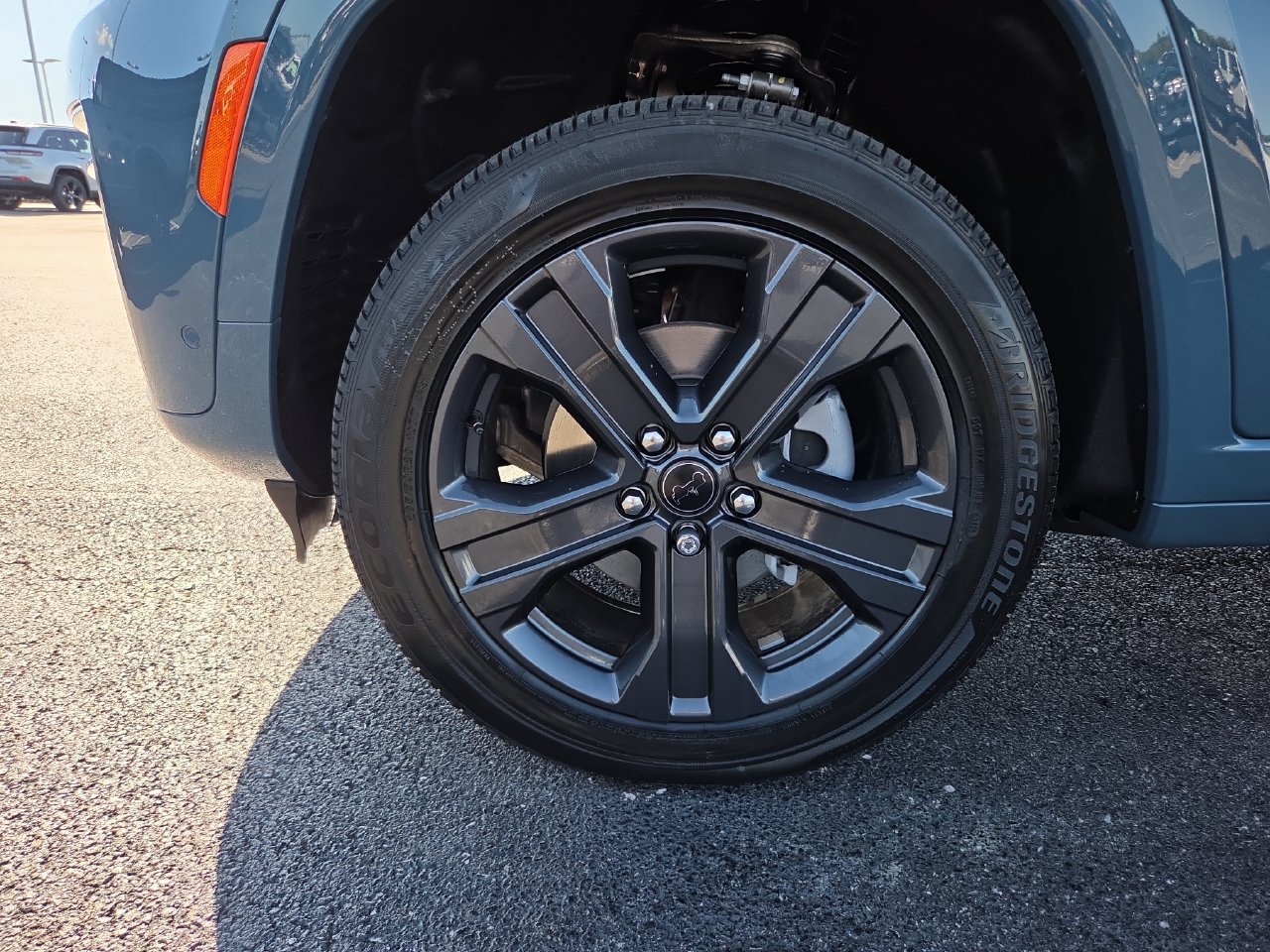 New 2027 Jeep Grand Cherokee Limited AWD/4WD image 32
