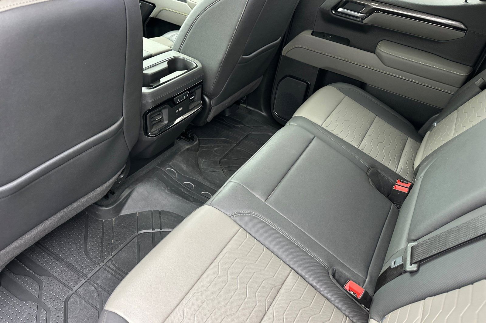 Used 2025 Chevrolet Silverado 1500 ZR2 w/ Technology Package image 13