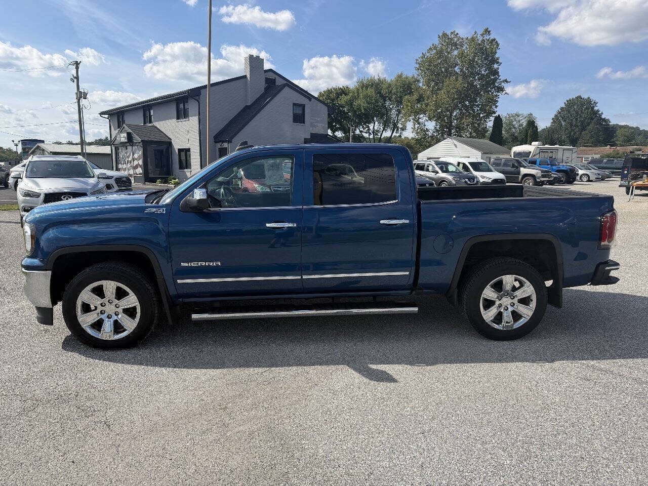 Used 2018 GMC Sierra 1500 SLT AWD/4WD image 4