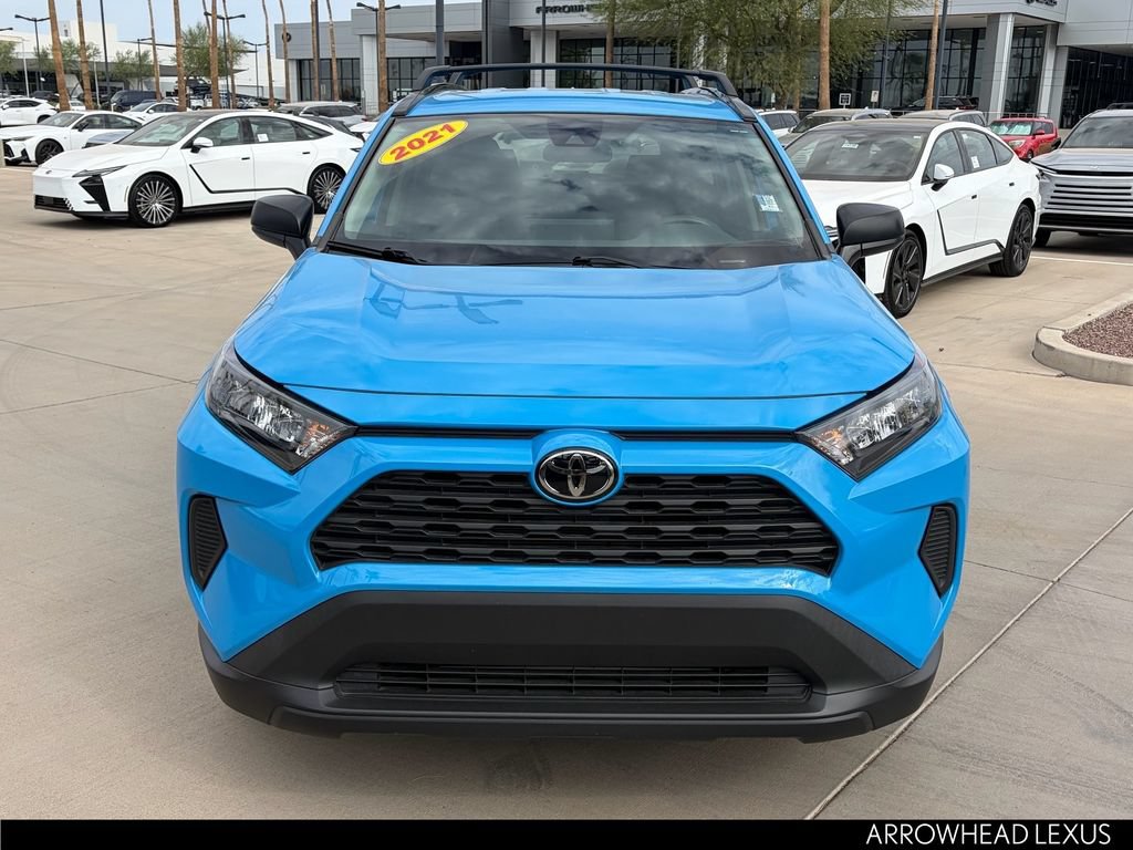 Used 2021 Toyota RAV4 LE w/ Carpet Mat Package (TMS) FWD image 9