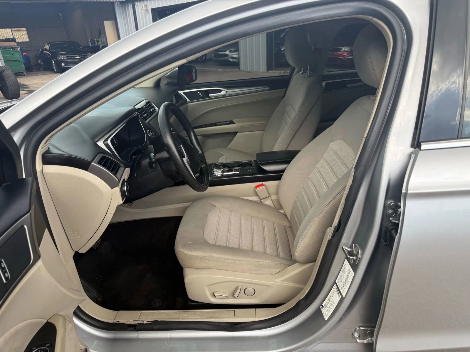 Used 2020 Ford Fusion SE image 7