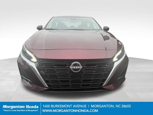 Used 2025 Nissan Altima 2.5 SV FWD image 2