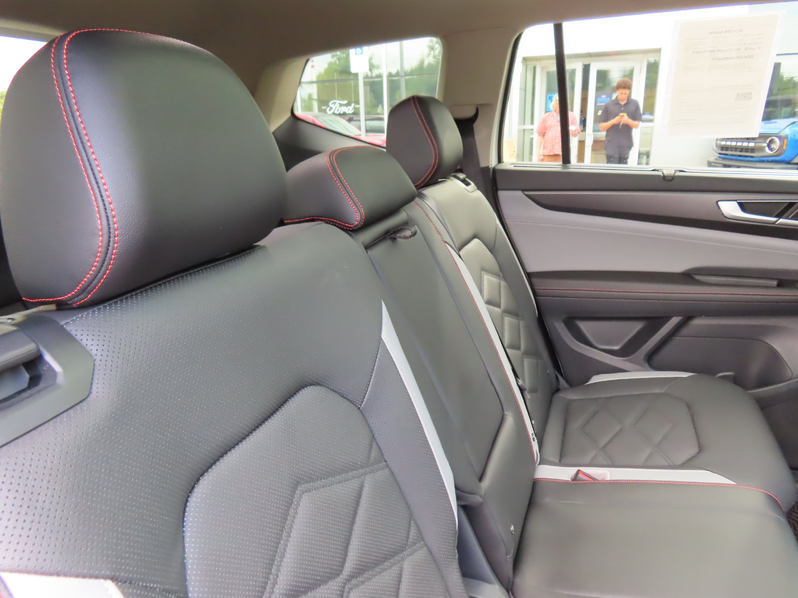 Used 2025 Volkswagen Atlas Peak Edition SE AWD/4WD image 41