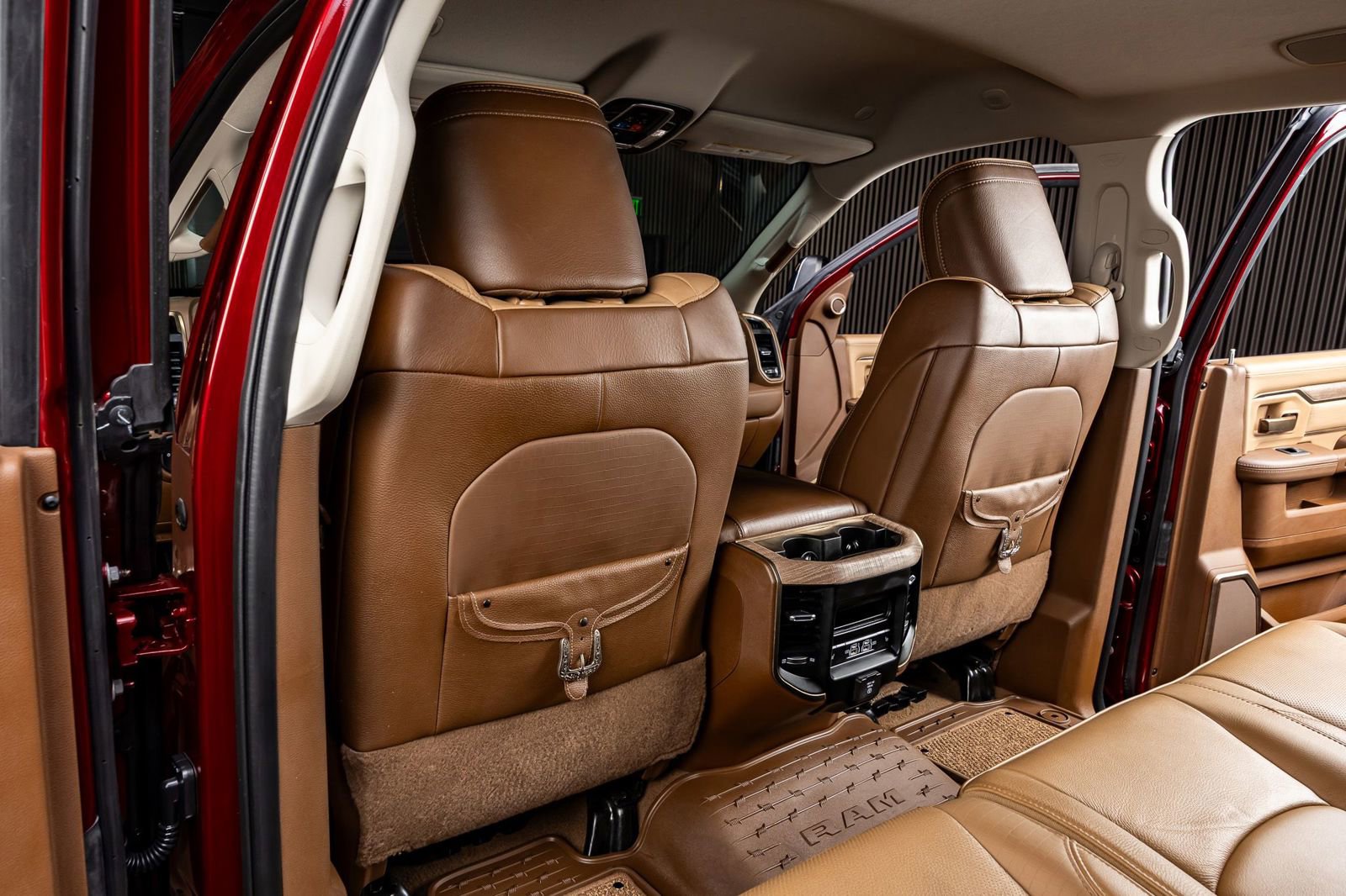 Used 2023 RAM 3500 Limited image 33