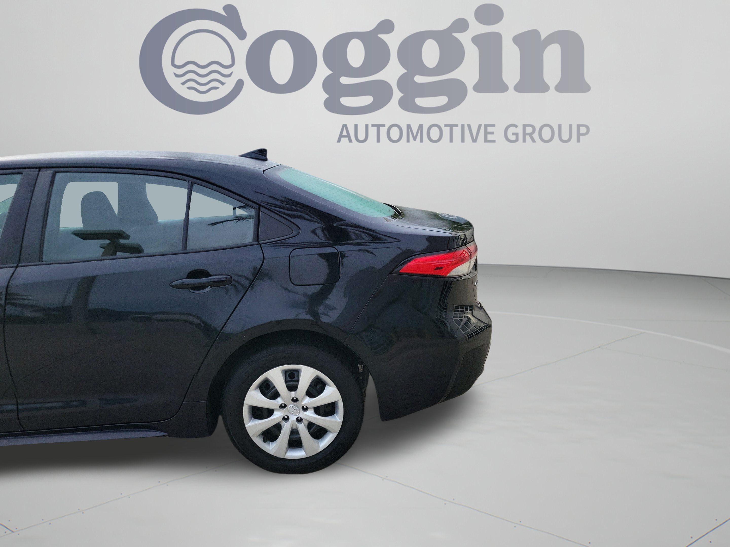 Used 2024 Toyota Corolla LE FWD image 31