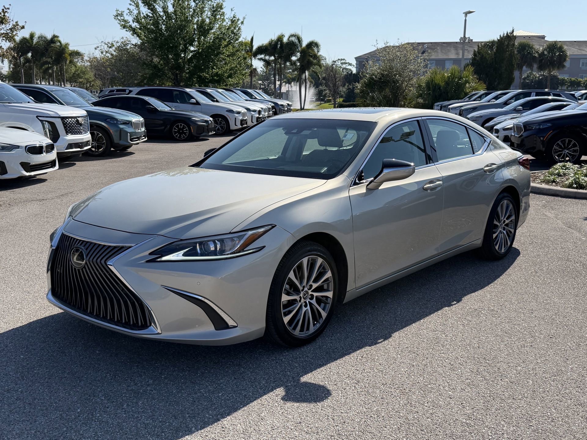 Used 2019 Lexus ES 350 w/ Premium Package image 7