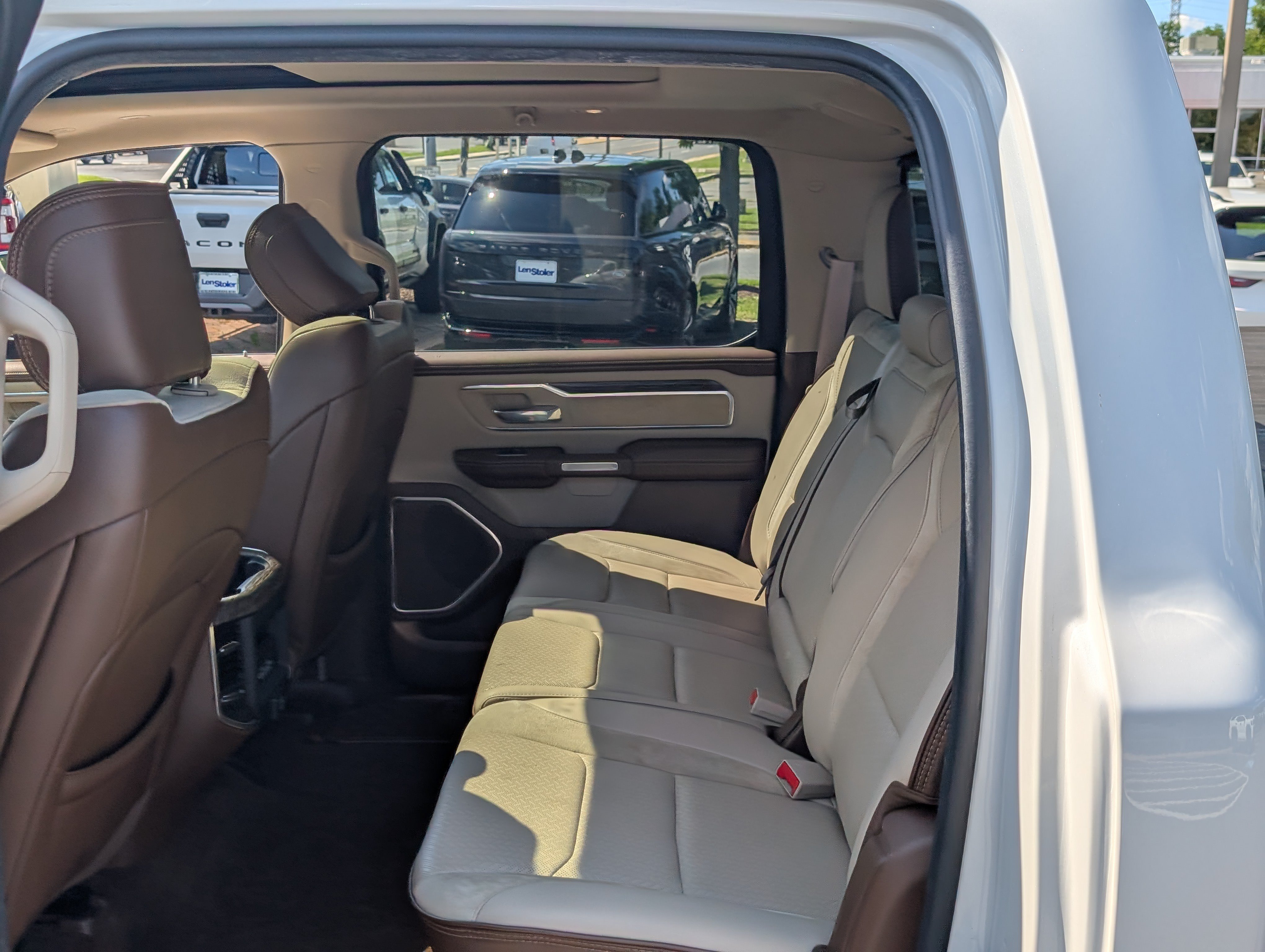 Used 2020 RAM 1500 Laramie AWD/4WD image 14