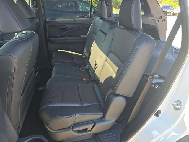 Used 2024 Honda Passport Black Edition image 16