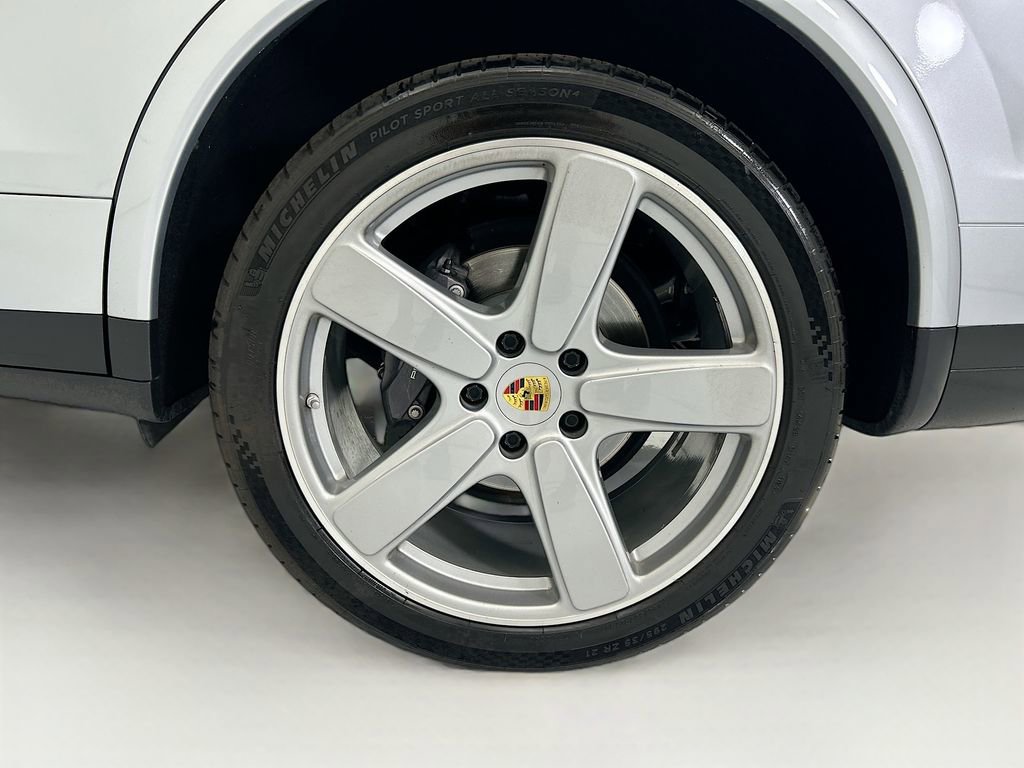 Used 2018 Porsche Cayenne image 30
