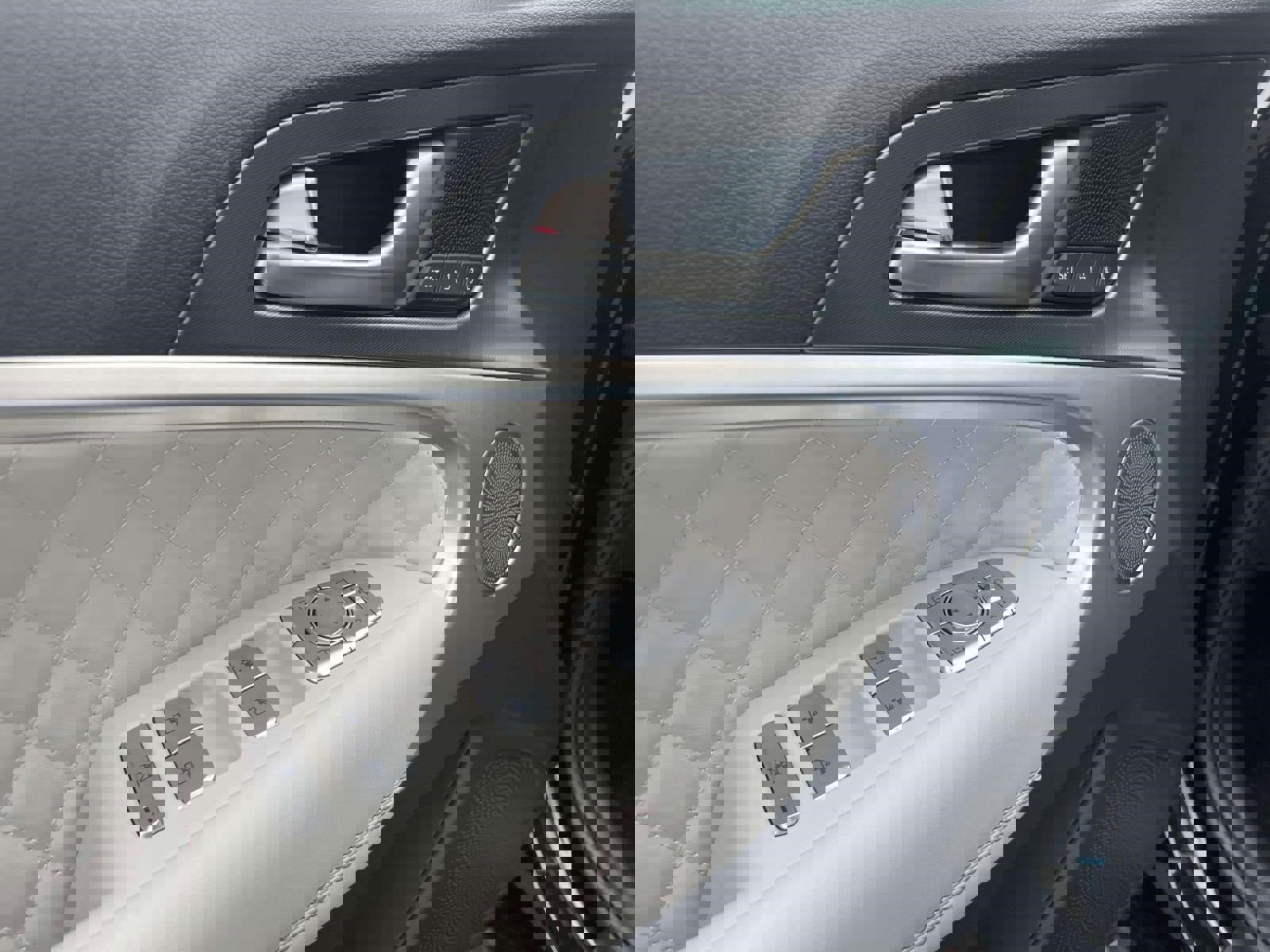 Used 2024 Genesis G70 3.3T Advanced w/ Sport Prestige Package image 18