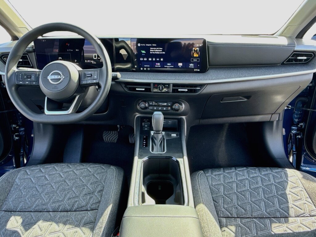 New 2027 Nissan Kicks SV AWD/4WD image 3