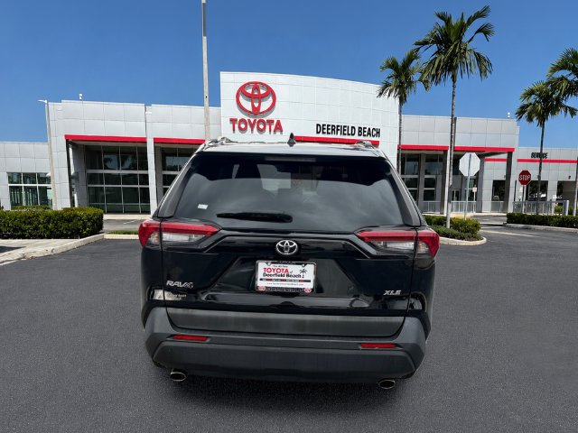 Used 2021 Toyota RAV4 XLE Premium FWD image 6