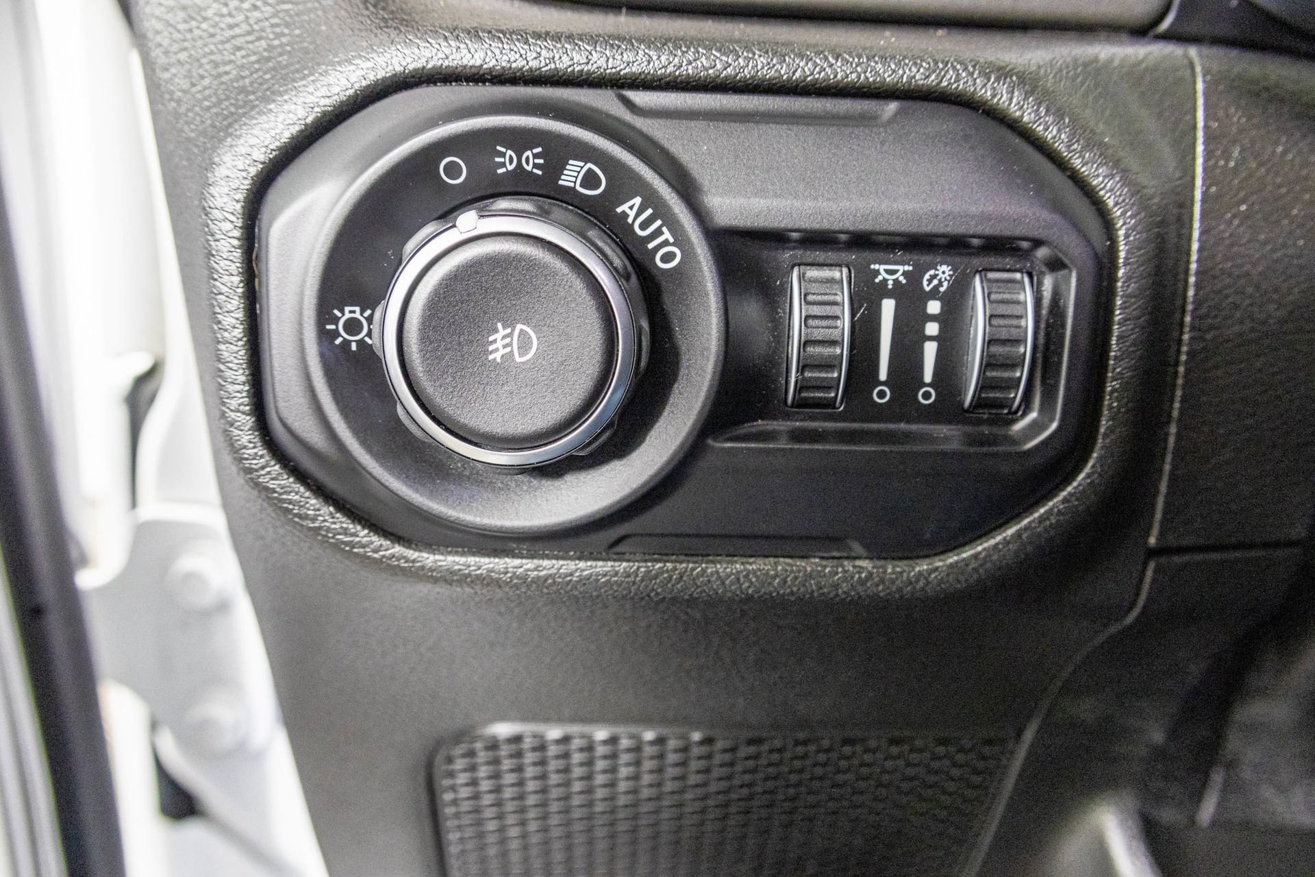 Used 2021 Jeep Wrangler Willys w/ LED Headlamp & Fog Lamp Group image 74