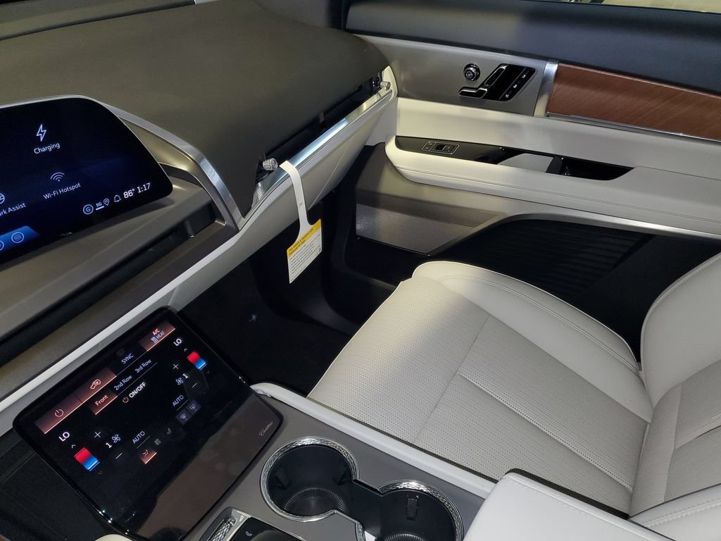 New 2027 Cadillac Vistiq Sport AWD/4WD image 21