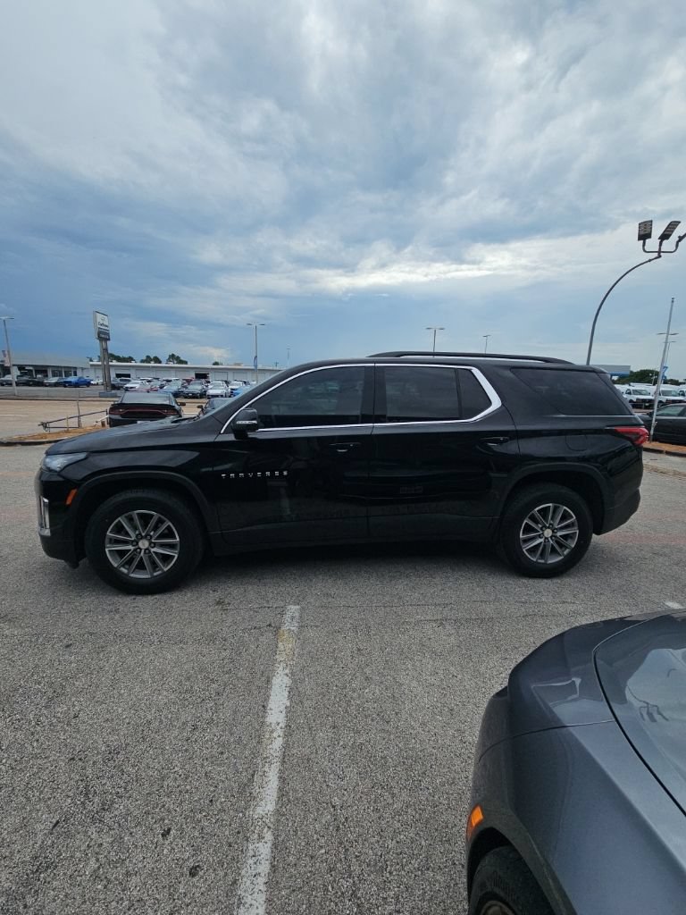 Used 2023 Chevrolet Traverse LT FWD image 4