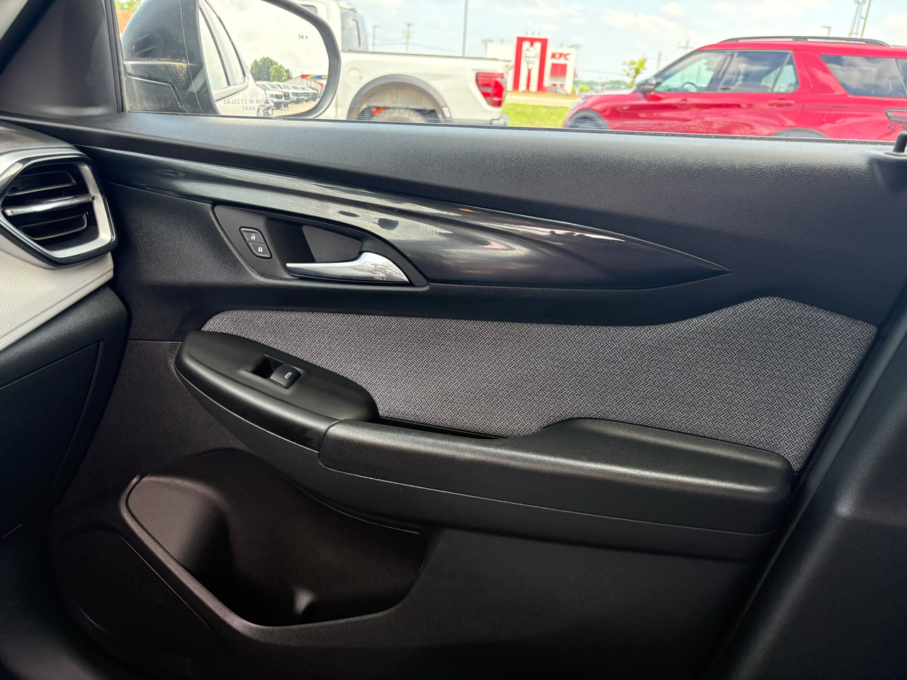 Used 2024 Chevrolet TrailBlazer LS w/ LS Convenience Package image 16