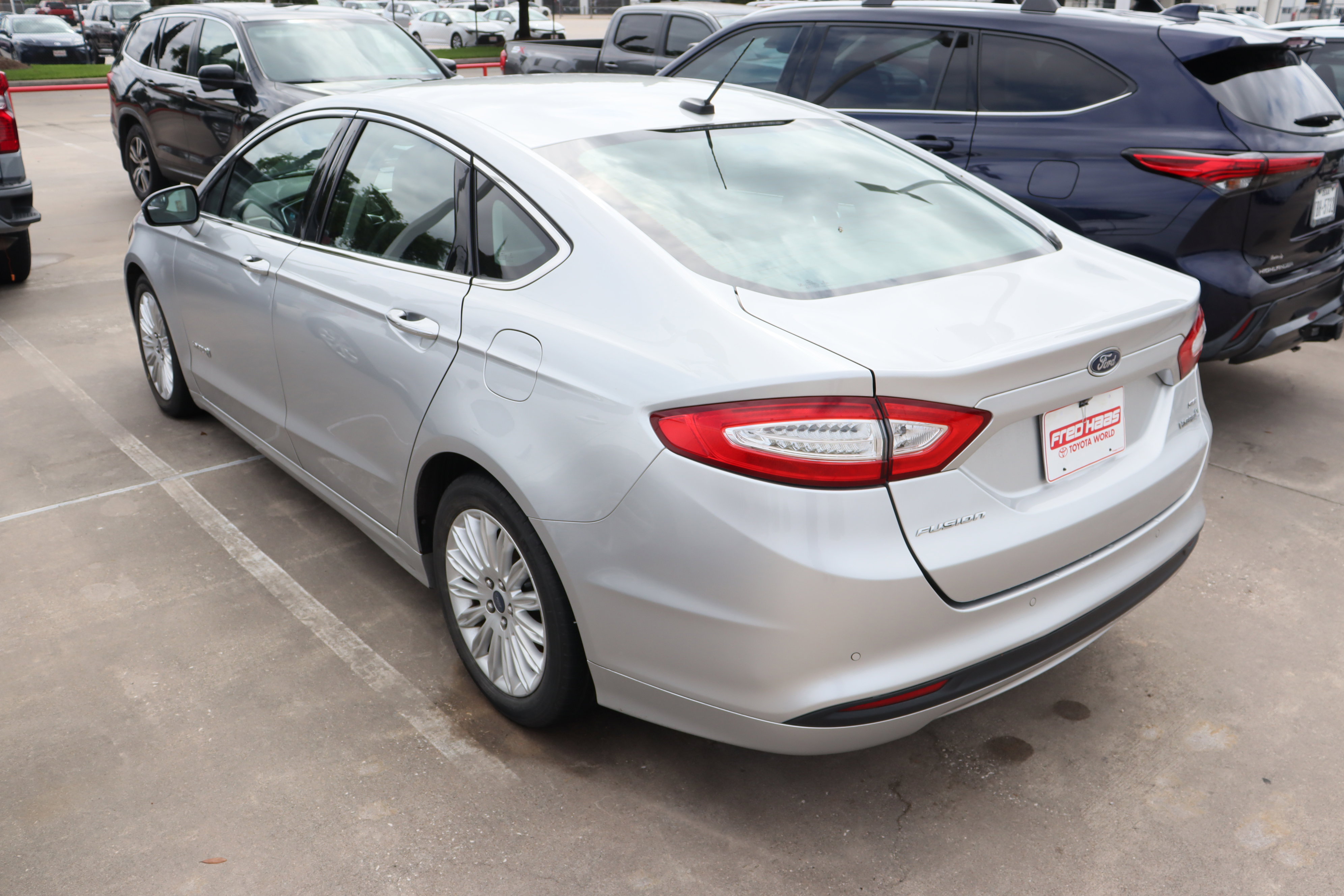Used 2016 Ford Fusion SE w/ Equipment Group 502A image 7