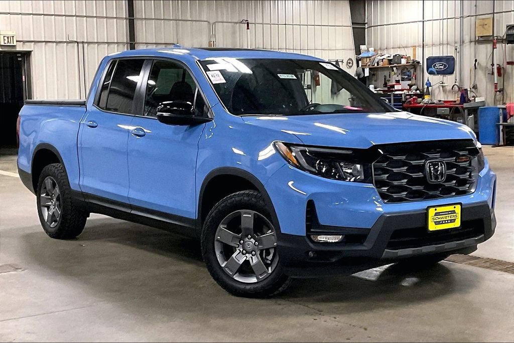 Used 2025 Honda Ridgeline TrailSport image 1