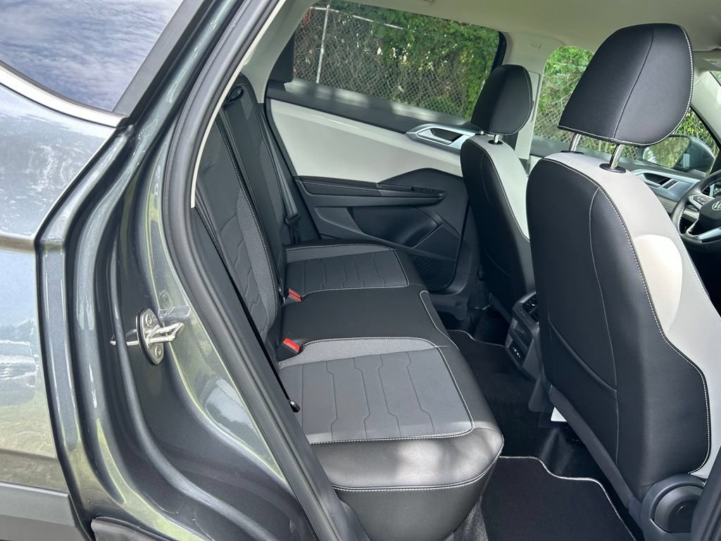 New 2026 Volkswagen Taos SE FWD image 32