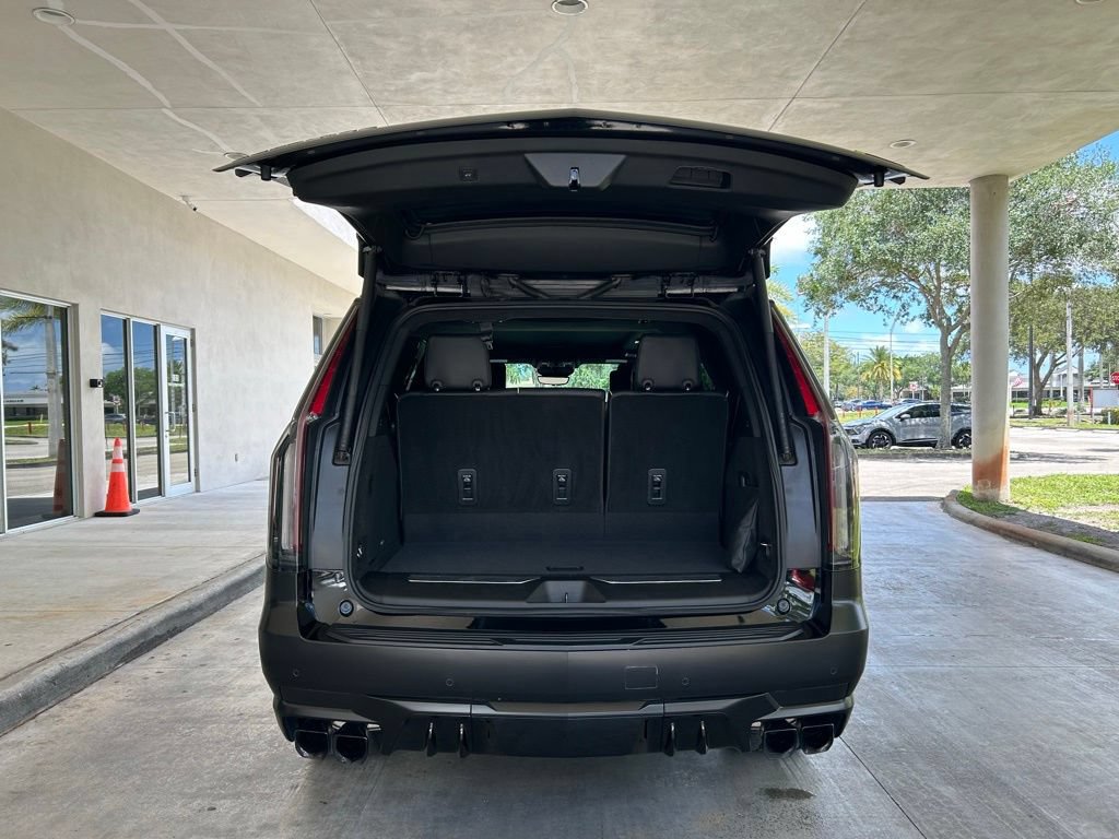 Used 2023 Cadillac Escalade V w/ Heavy-Duty Trailer Package AWD/4WD image 39