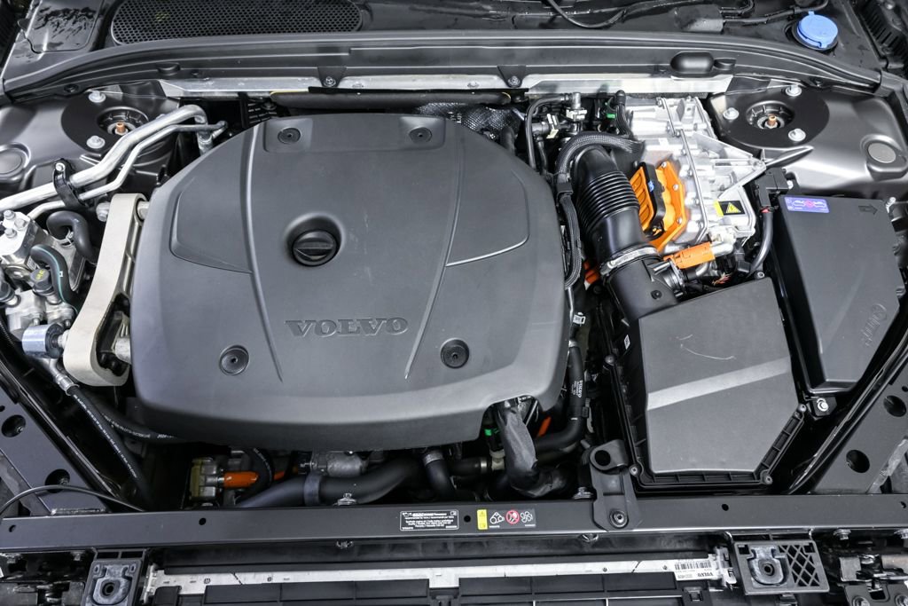 Certified 2025 Volvo S60 T8 Ultra AWD/4WD image 35