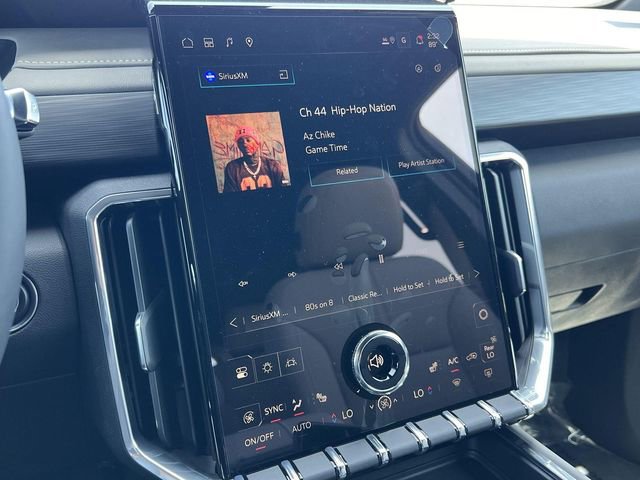 New 2025 GMC Acadia Elevation image 15