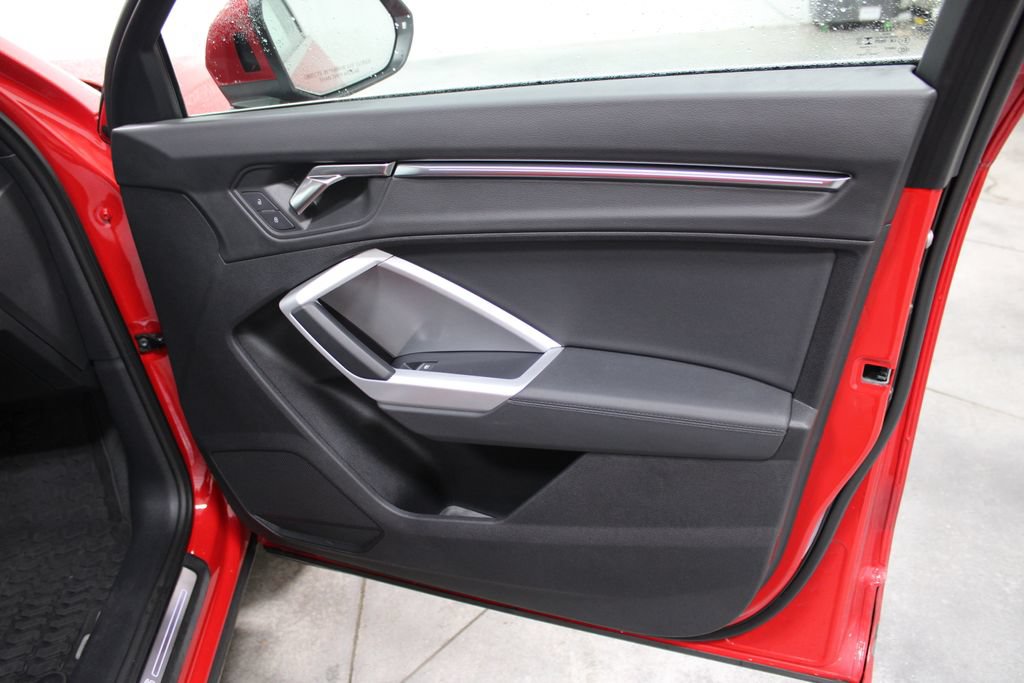 Used 2023 Audi Q3 2.0T Premium Plus w/ Premium Plus Package AWD/4WD image 23