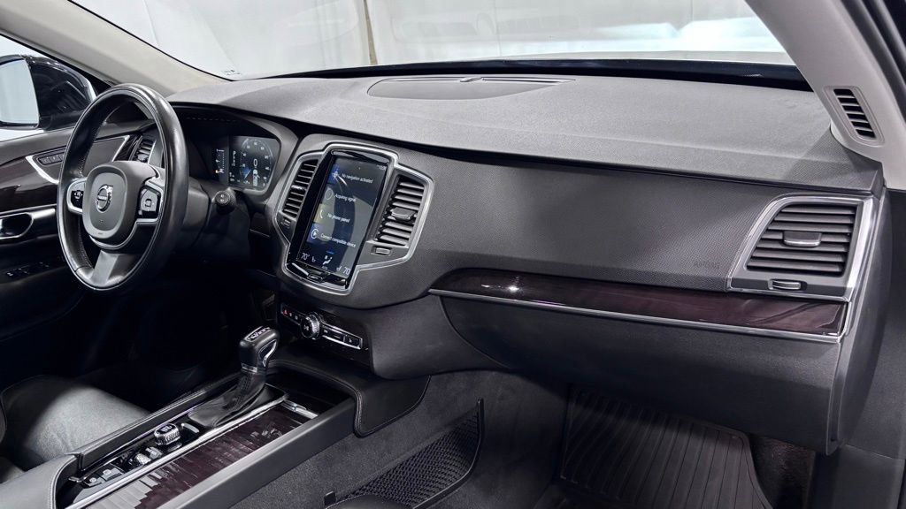 Used 2019 Volvo XC90 T5 Momentum AWD/4WD image 17
