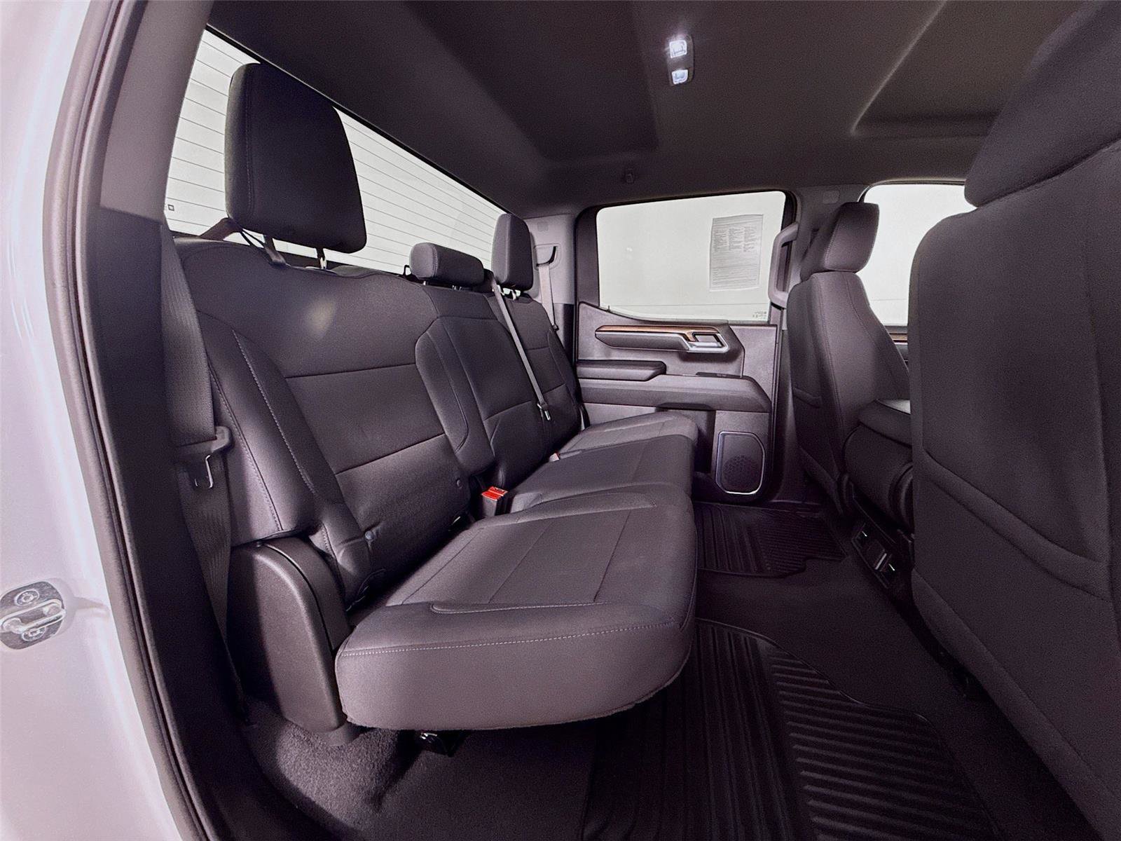 Used 2024 Chevrolet Silverado 1500 LT image 26