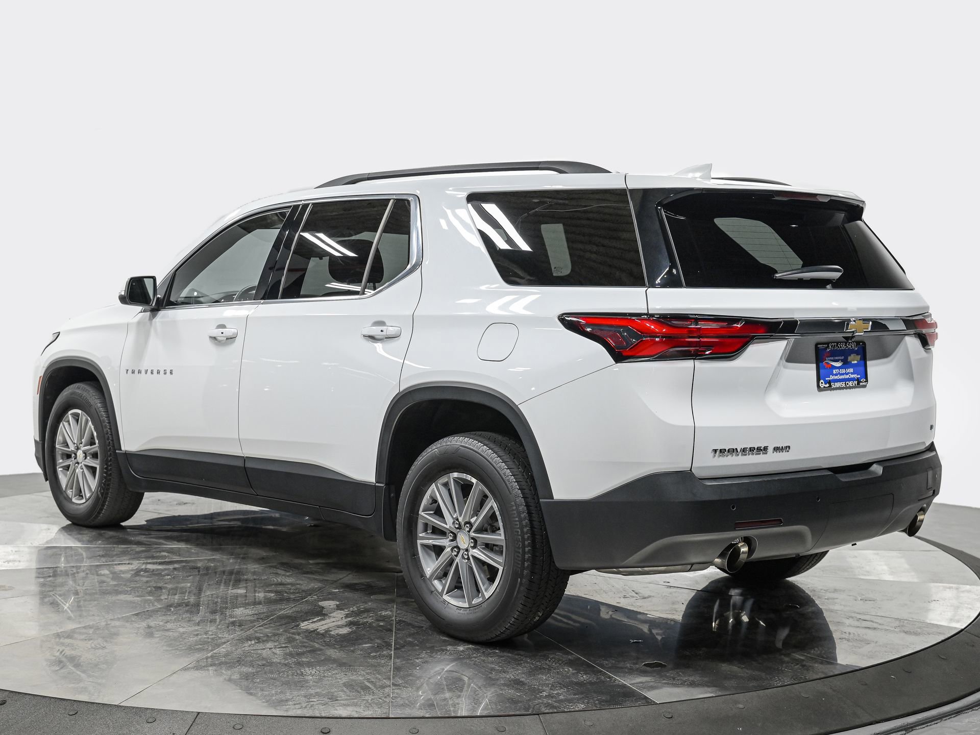 Used 2023 Chevrolet Traverse LT w/ LPO, Floor Liner Package image 4