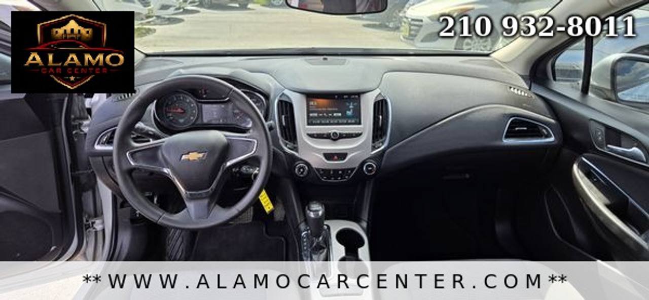 Used 2018 Chevrolet Cruze LS FWD image 29