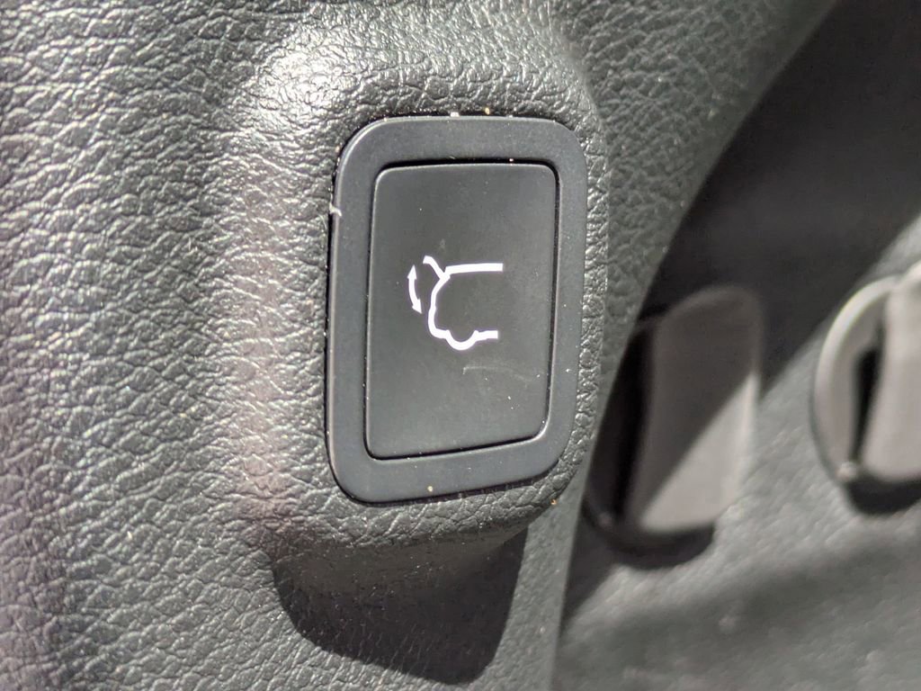 Used 2022 Jeep Cherokee Limited image 14