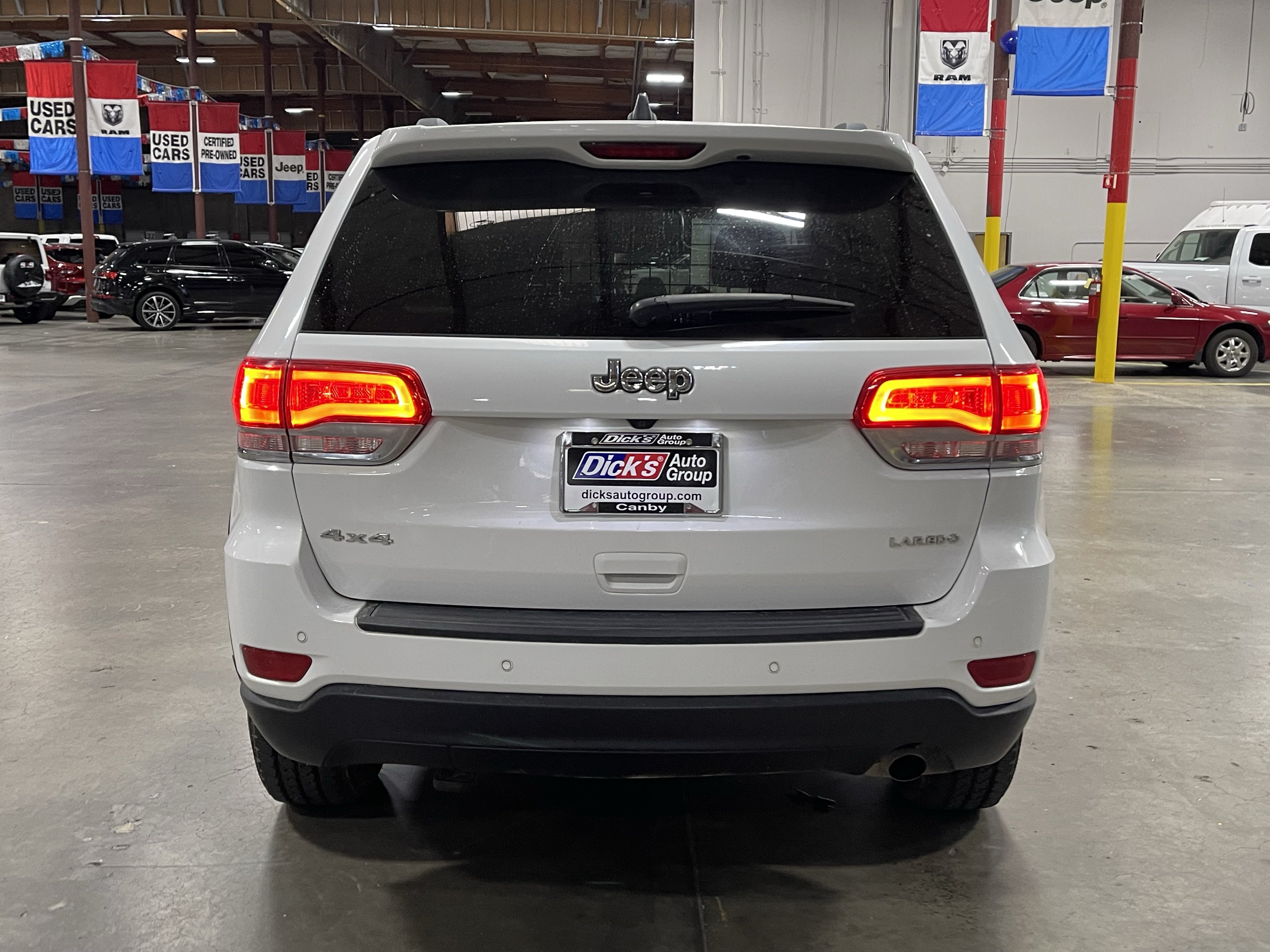 Used 2018 Jeep Grand Cherokee Laredo AWD/4WD image 4
