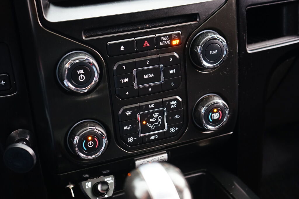 Used 2014 Ford F150 FX4 w/ Equipment Group 402A Luxury image 23