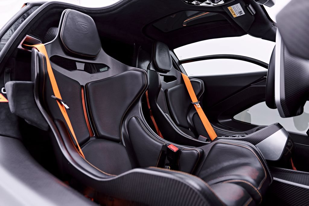 Used 2019 McLaren Senna RWD image 68