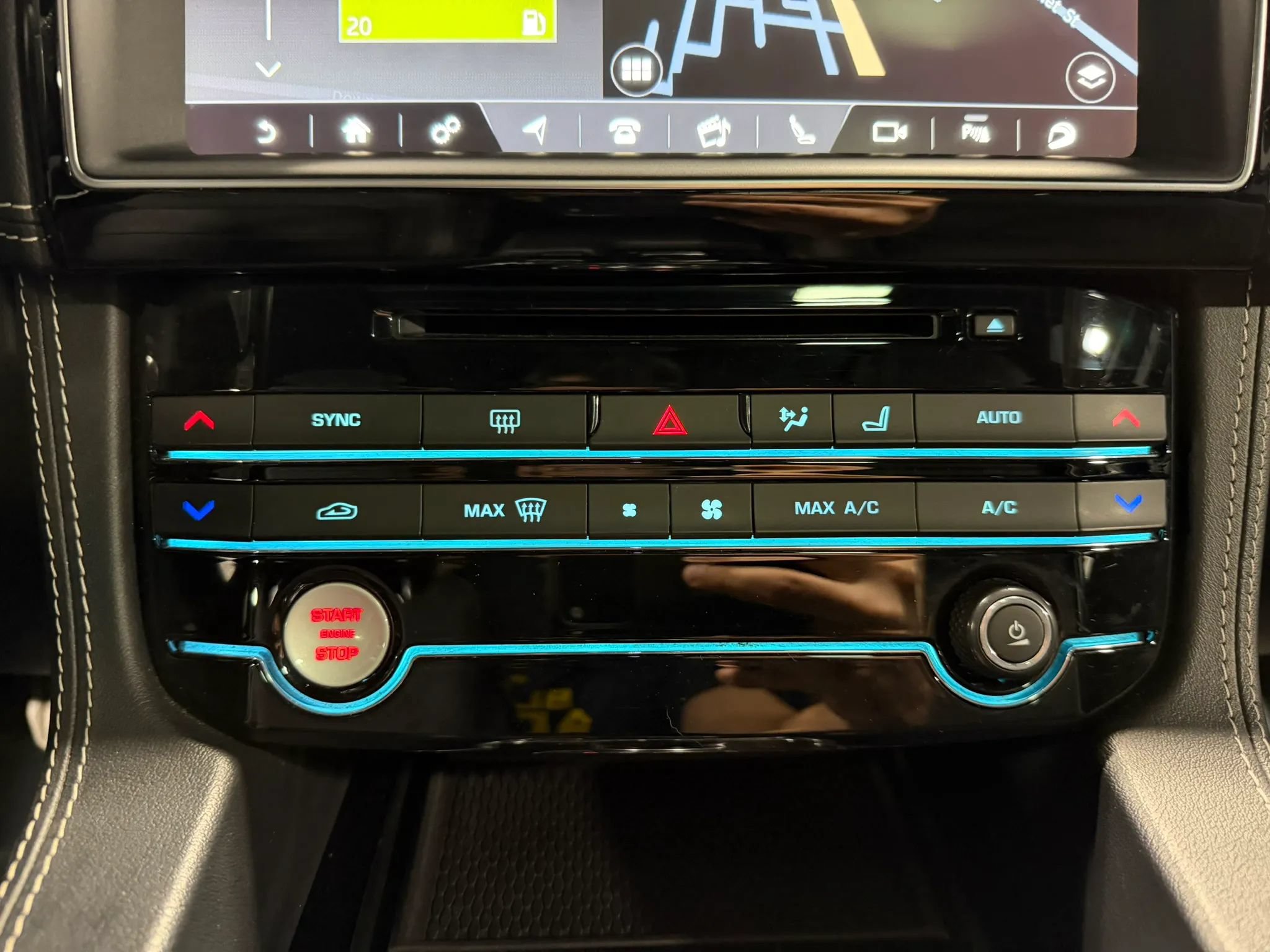 Used 2018 Jaguar F-PACE R-Sport AWD/4WD image 22