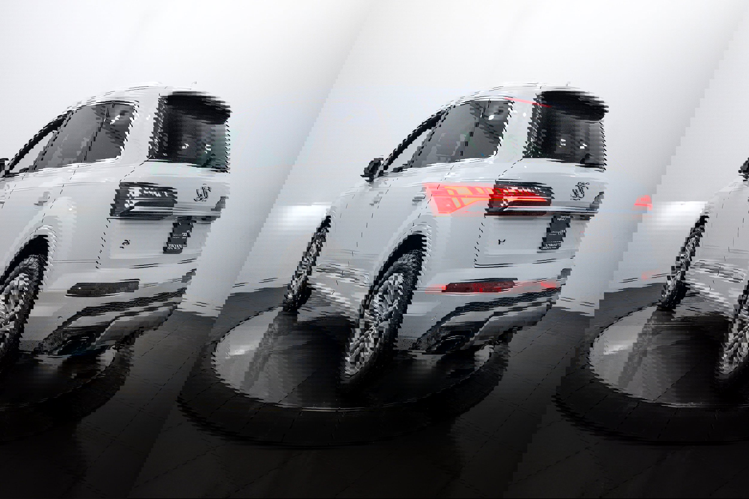 Certified 2025 Audi Q7 3.0T Premium w/ Convenience Package image 5