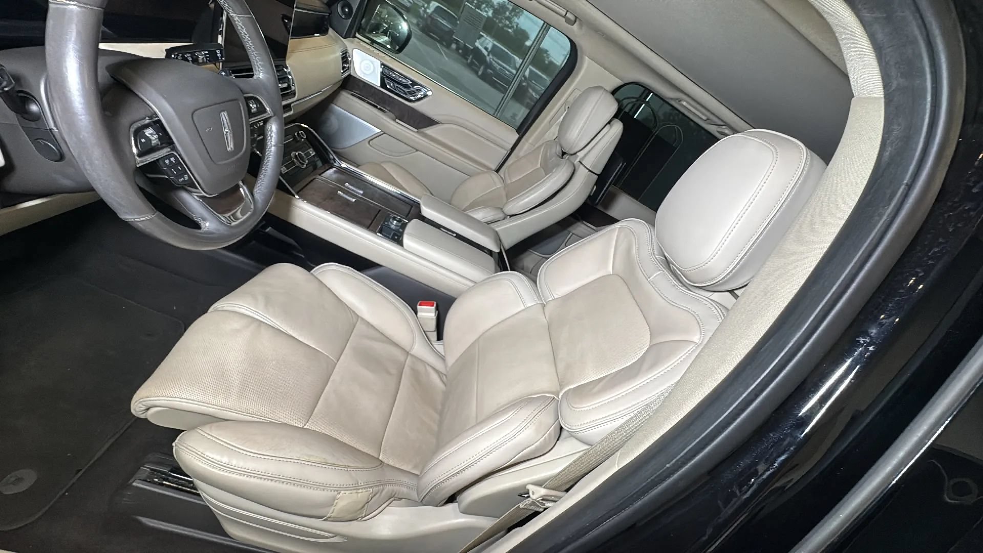 Used 2019 Lincoln Navigator L Reserve w/ Cargo Package AWD/4WD image 24