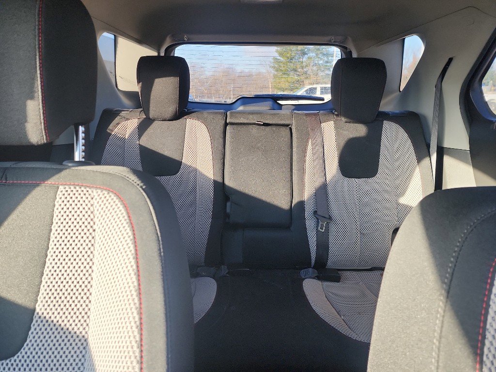 Used 2017 Chevrolet Equinox LT w/ Driver Confidence Package II image 12