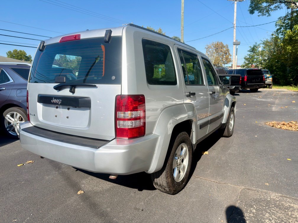 Used 2012 Jeep Liberty Sport AWD/4WD image 5