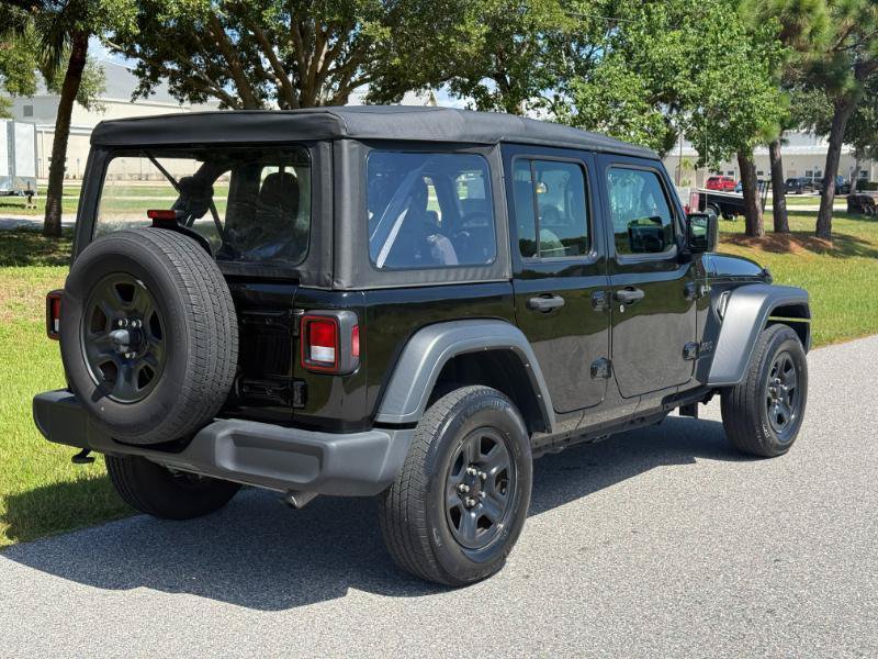 Used 2023 Jeep Wrangler Unlimited Sport AWD/4WD image 5