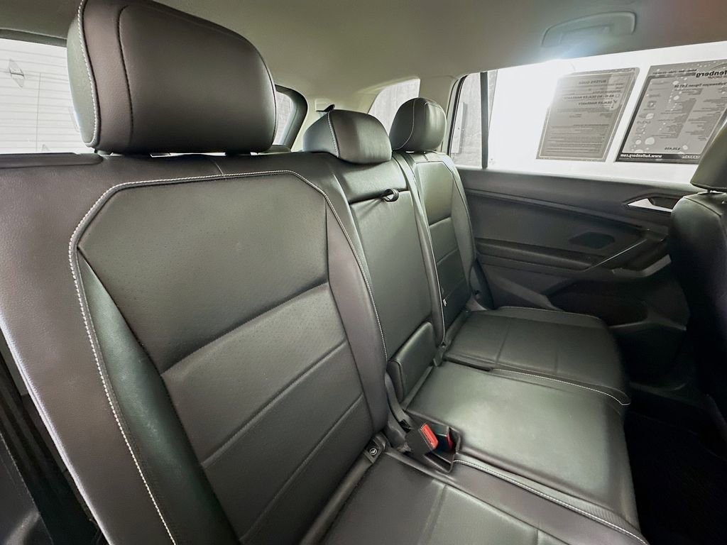 Used 2021 Volkswagen Tiguan SE image 26
