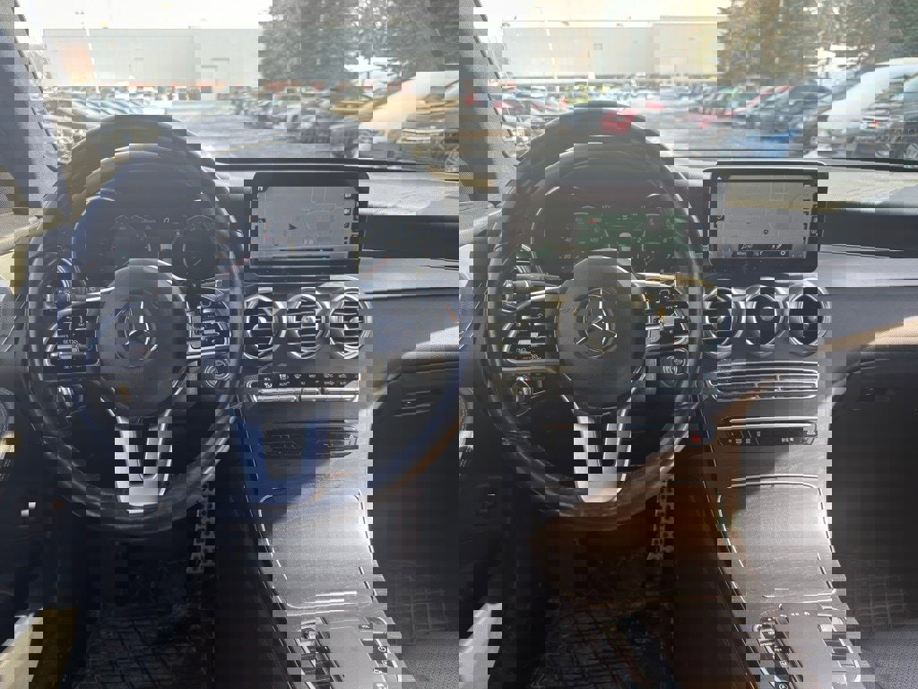 Used 2020 Mercedes-Benz GLC 300 4MATIC image 17