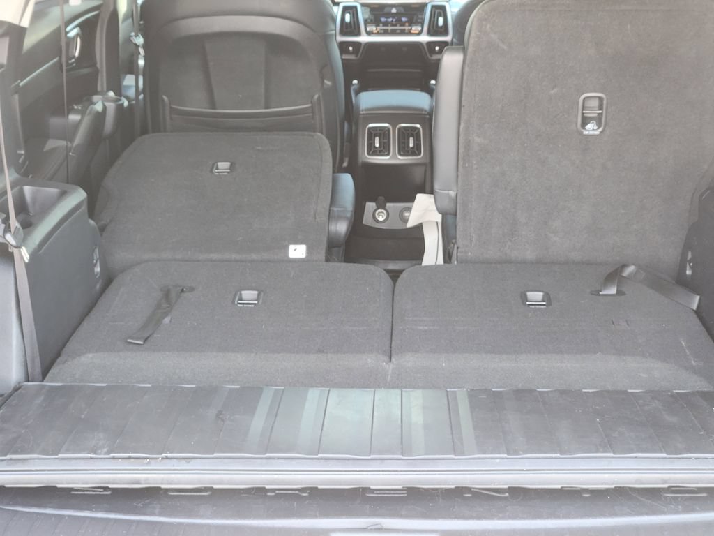 Certified 2023 Kia Sorento EX FWD image 12