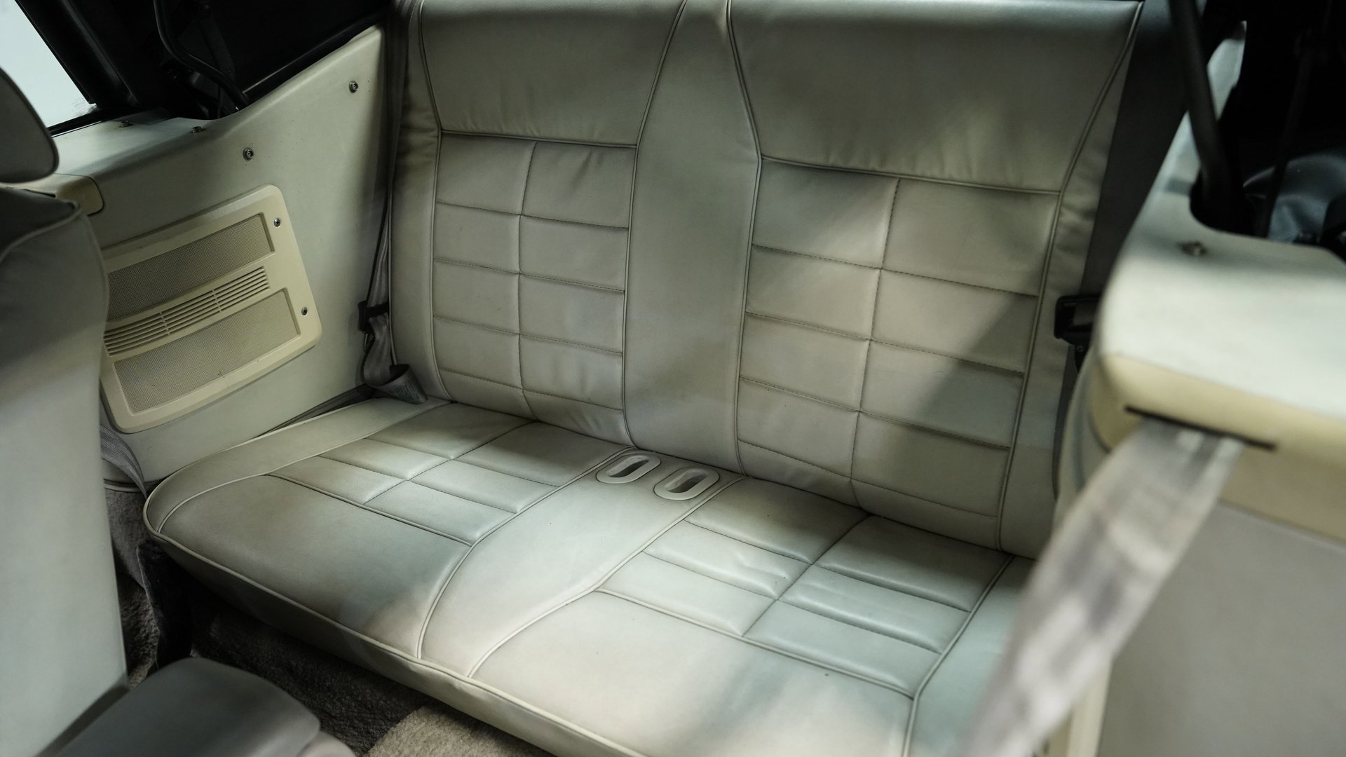 Used 1992 Ford Mustang LX image 35