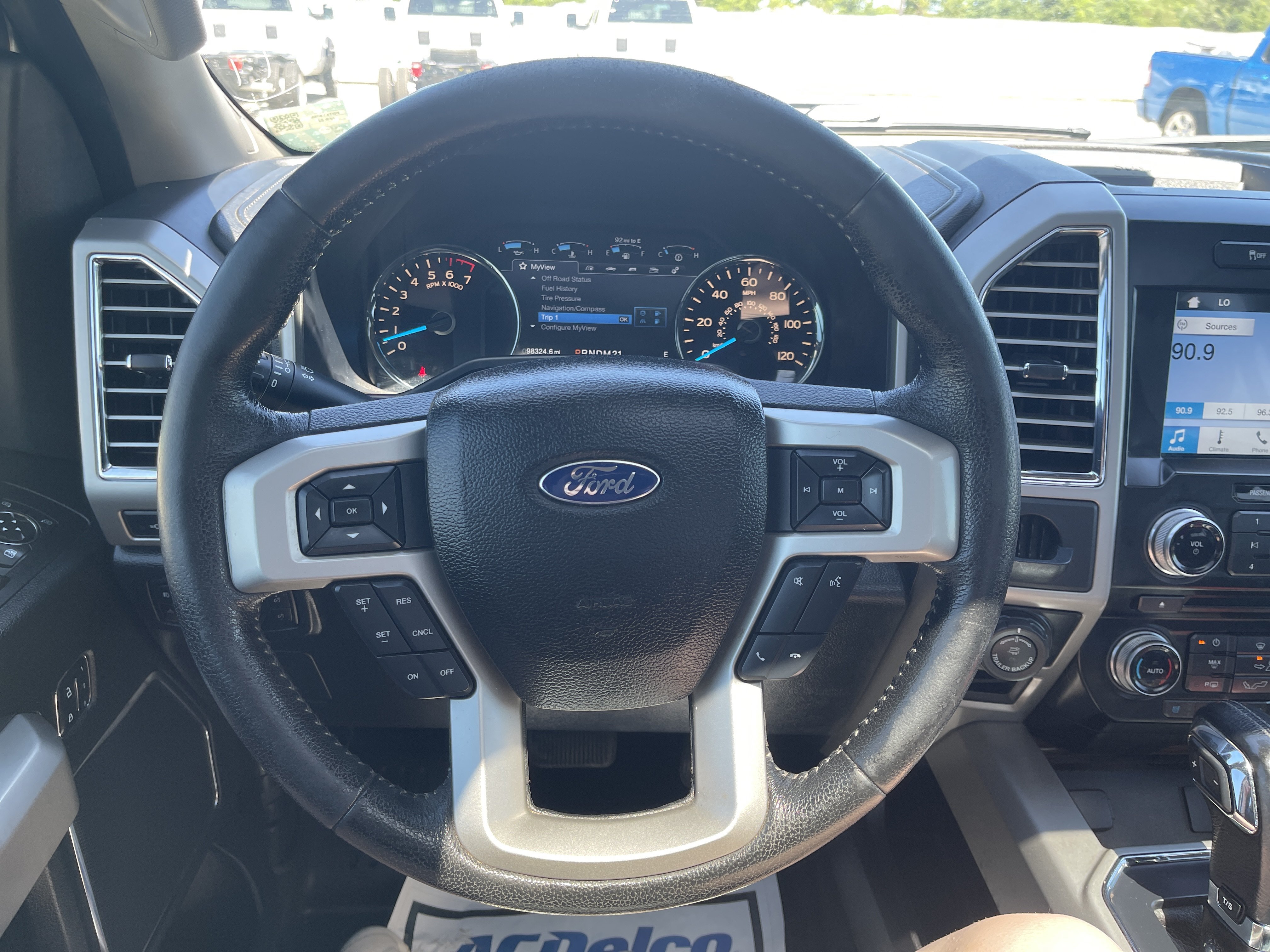Used 2016 Ford F150 Lariat w/ Equipment Group 502A Luxury RWD image 17