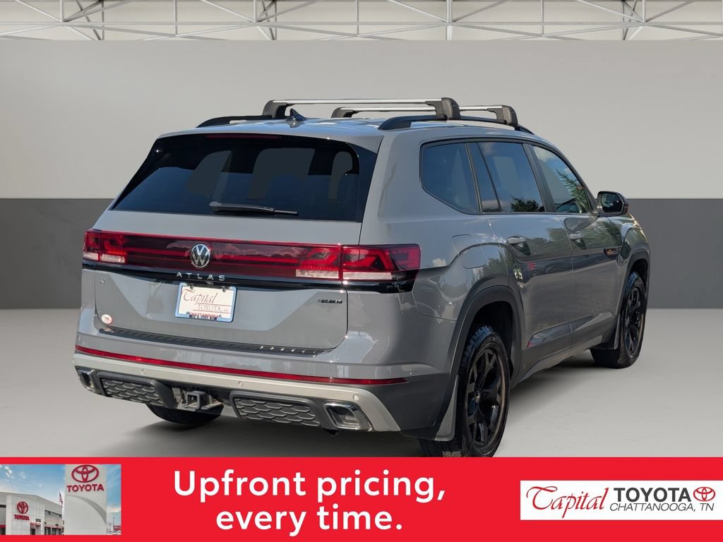 Used 2024 Volkswagen Atlas Peak Edition SE AWD/4WD image 8