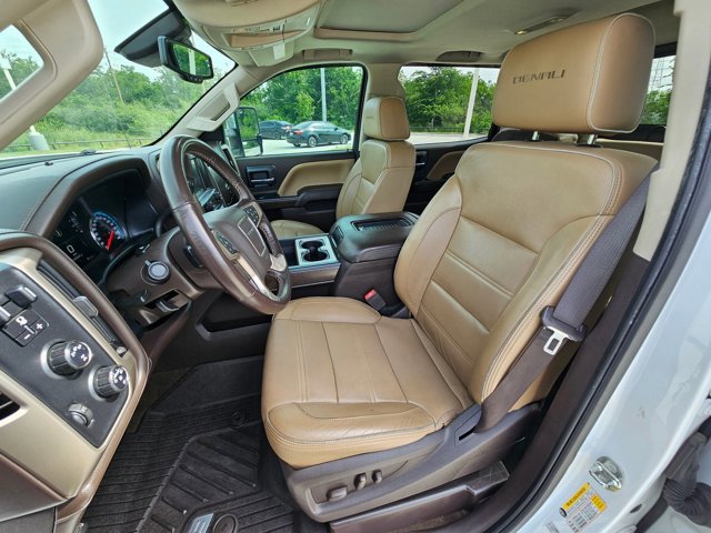 Used 2019 GMC Sierra 2500 Denali w/ Duramax Plus Package AWD/4WD image 17